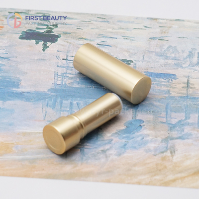 Tubo de lápiz labial con superficie de pulverización de aluminio y color