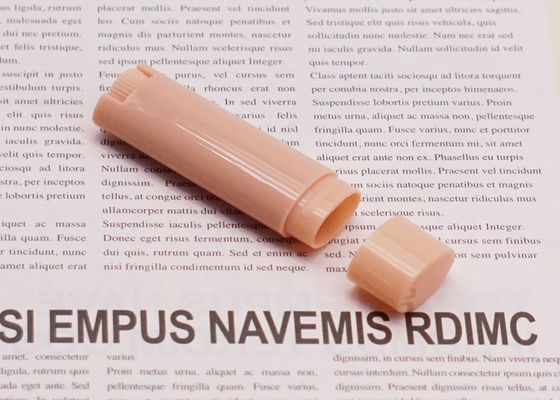 Protector labial plástico vacío del tubo 4.5g del envase del desodorante de la forma oval anaranjado claro